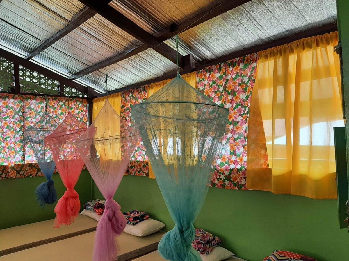 Roca'S Homestay Backpackers Chalet Batuan Exterior photo