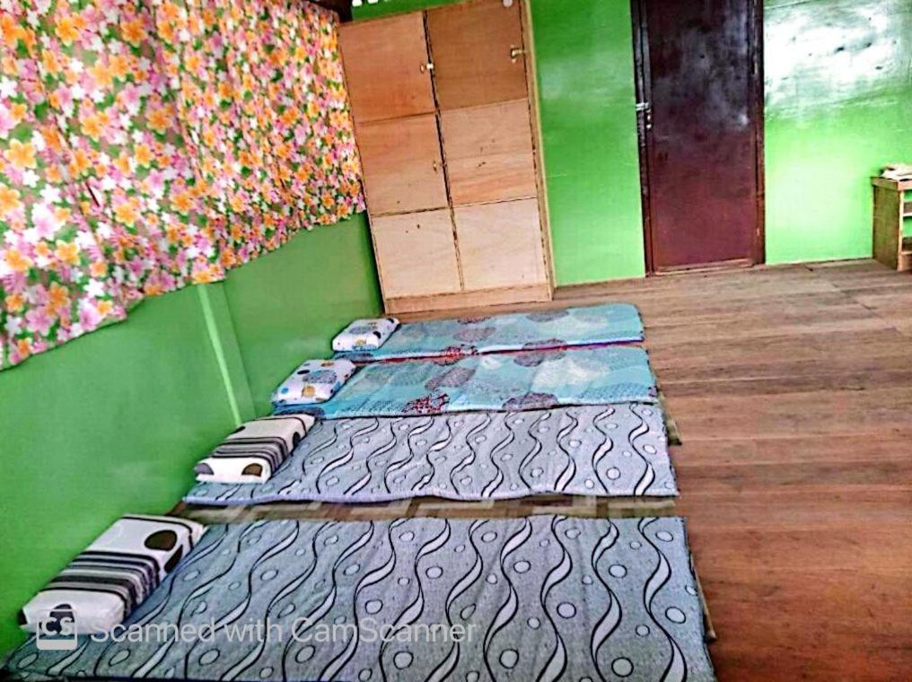 Roca'S Homestay Backpackers Chalet Batuan Exterior photo