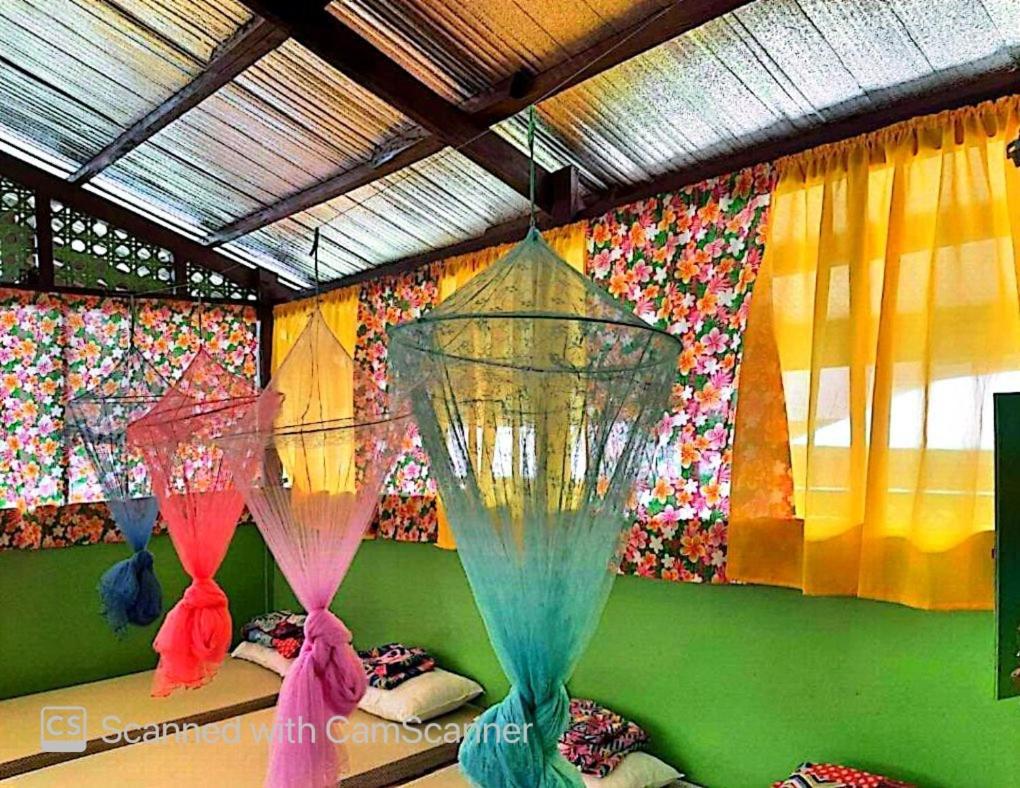 Roca'S Homestay Backpackers Chalet Batuan Exterior photo