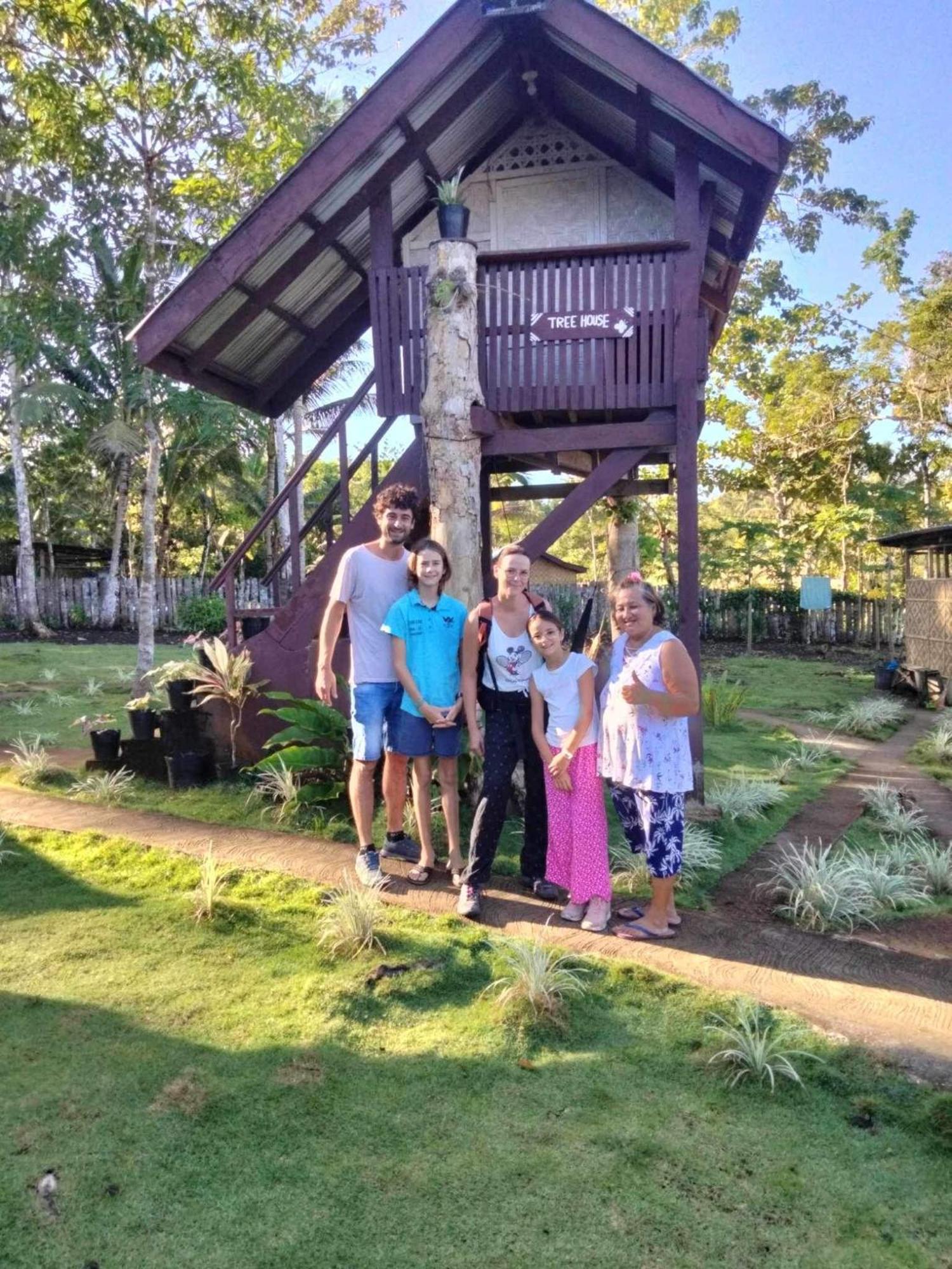 Roca'S Homestay Backpackers Chalet Batuan Exterior photo